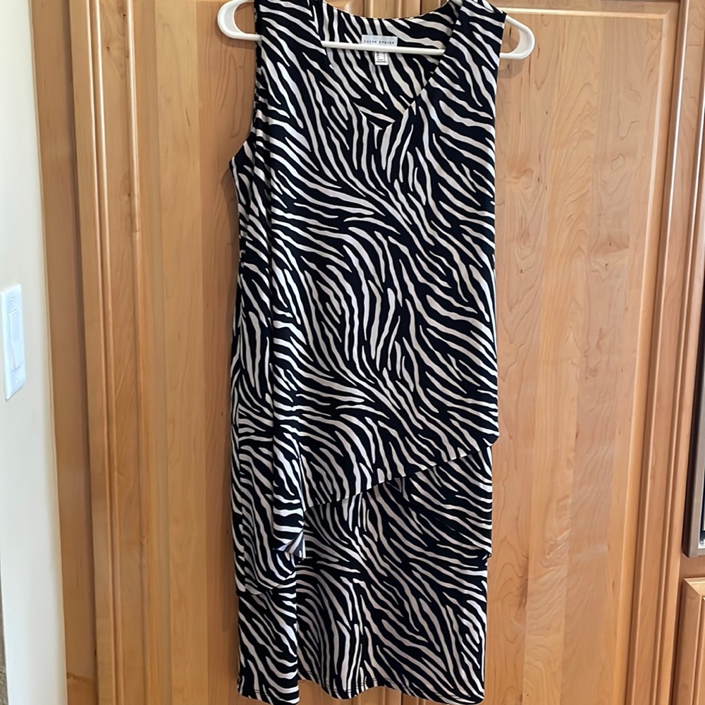 SUSAN GRAVER SLEEVELESS ZEBRA PATTERN DRESS. Size S